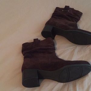 Women’s suede short booties seldom worn